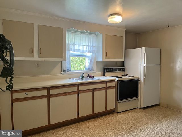 2100 LINCOLN AVE, Wilmington, DE 19809