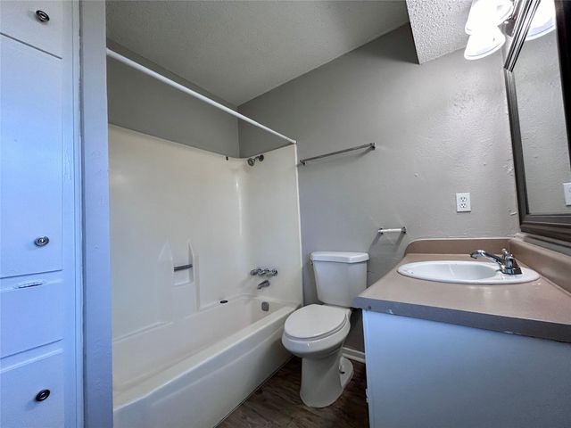 10409 Golden Meadow DR B, Austin, TX 78758