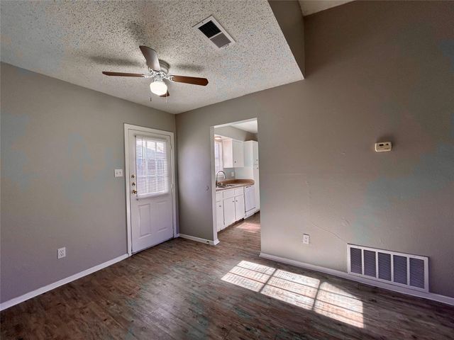 10409 Golden Meadow DR B, Austin, TX 78758