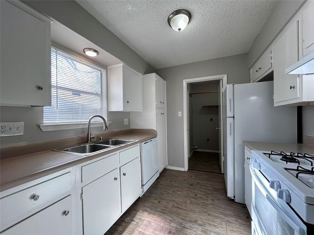 10409 Golden Meadow DR B, Austin, TX 78758