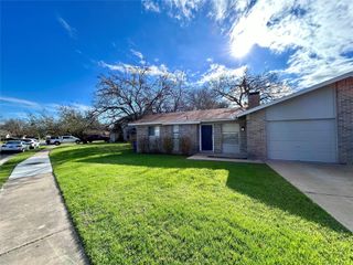 10409 Golden Meadow DR B, Austin, TX 78758