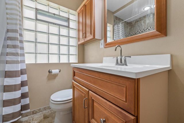 2406 S 82nd STREET, West Allis, WI 53219