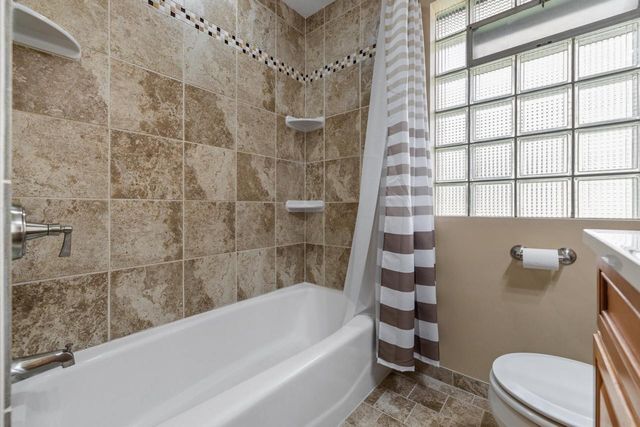 2406 S 82nd STREET, West Allis, WI 53219