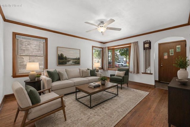 2406 S 82nd STREET, West Allis, WI 53219