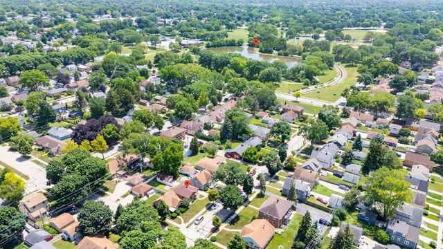 2406 S 82nd STREET, West Allis, WI 53219