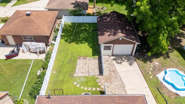 2406 S 82nd STREET, West Allis, WI 53219