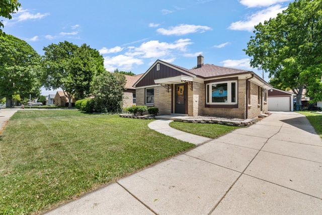 2406 S 82nd STREET, West Allis, WI 53219