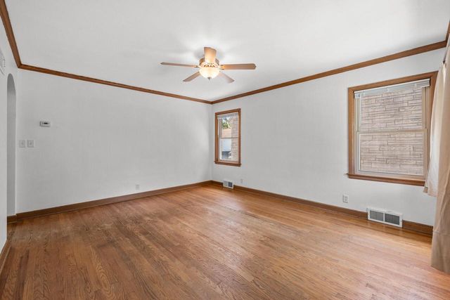 2406 S 82nd STREET, West Allis, WI 53219
