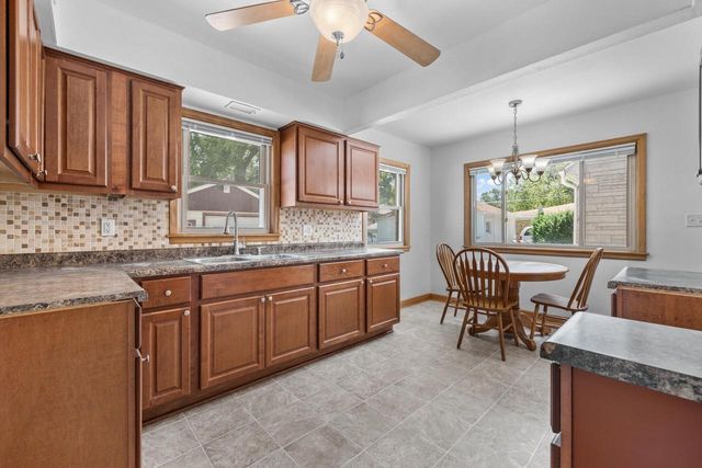 2406 S 82nd STREET, West Allis, WI 53219