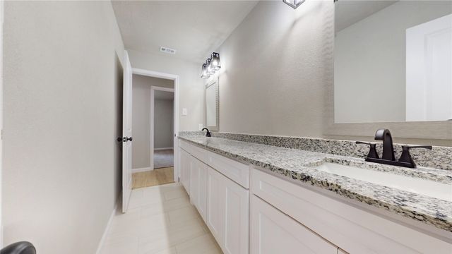 3205 Jamestown Drive, Forest Hill, TX 76140