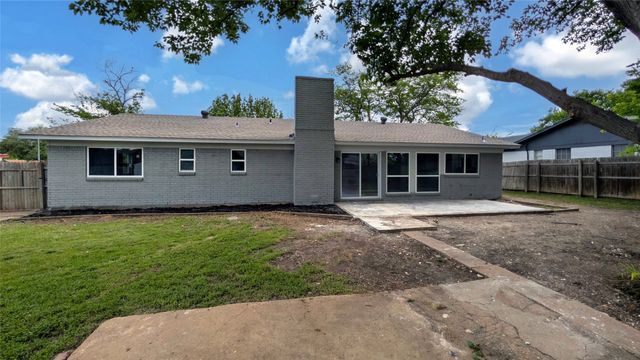 3205 Jamestown Drive, Forest Hill, TX 76140