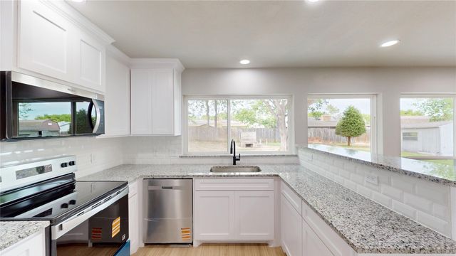 3205 Jamestown Drive, Forest Hill, TX 76140