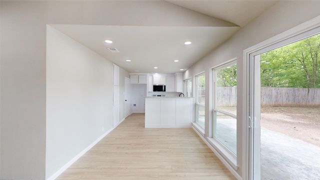 3205 Jamestown Drive, Forest Hill, TX 76140