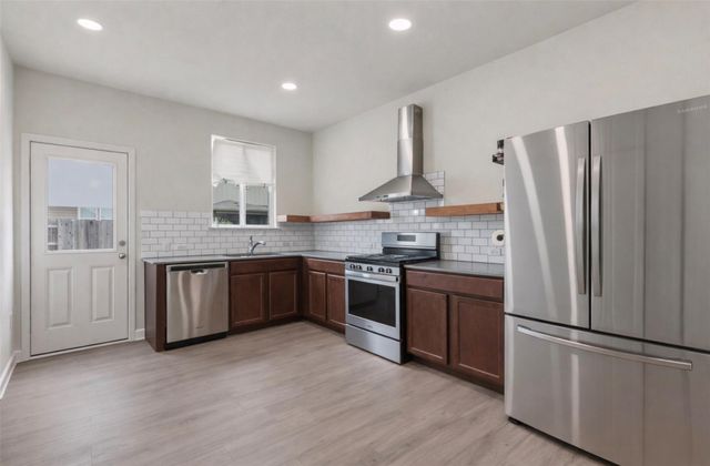 155 Big Leaf DR, Buda, TX 78610