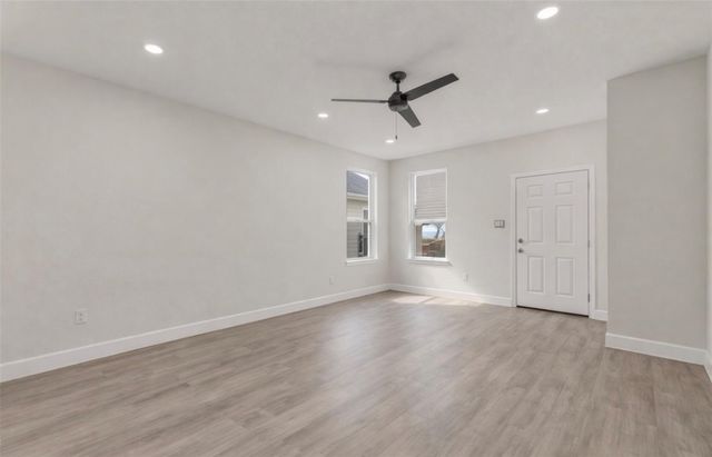 155 Big Leaf DR, Buda, TX 78610
