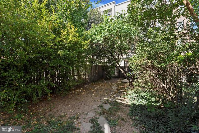 36 S CRICKET TER, Ardmore, PA 19003