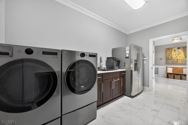 9 Catalina Dr, Byram Twp., NJ 07871