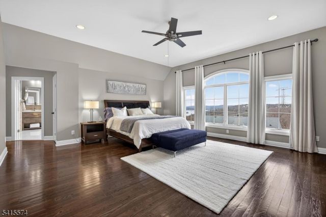 9 Catalina Dr, Byram Twp., NJ 07871