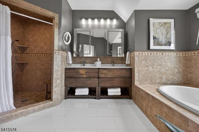 9 Catalina Dr, Byram Twp., NJ 07871