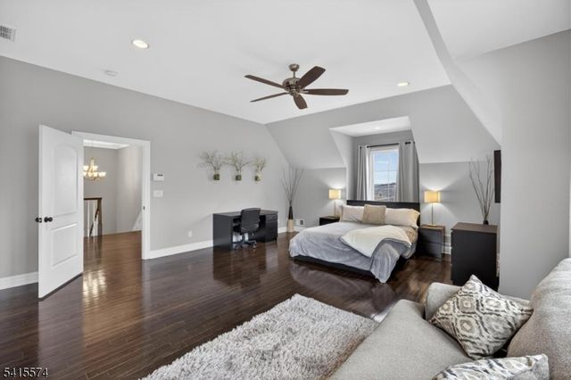 9 Catalina Dr, Byram Twp., NJ 07871