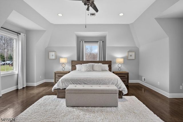 9 Catalina Dr, Byram Twp., NJ 07871