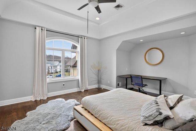 9 Catalina Dr, Byram Twp., NJ 07871