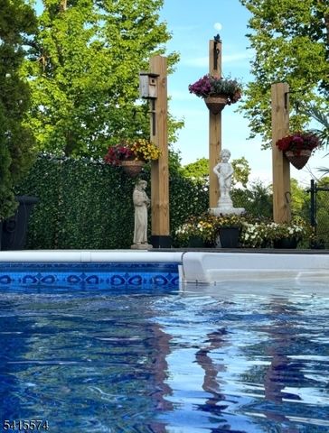 9 Catalina Dr, Byram Twp., NJ 07871