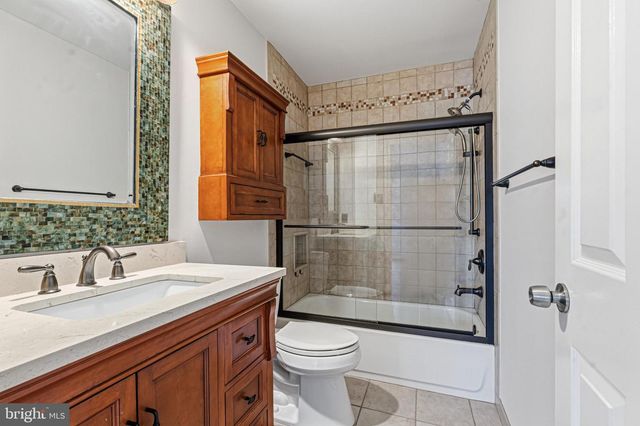 2 THE STRAND, Sparks, MD 21152