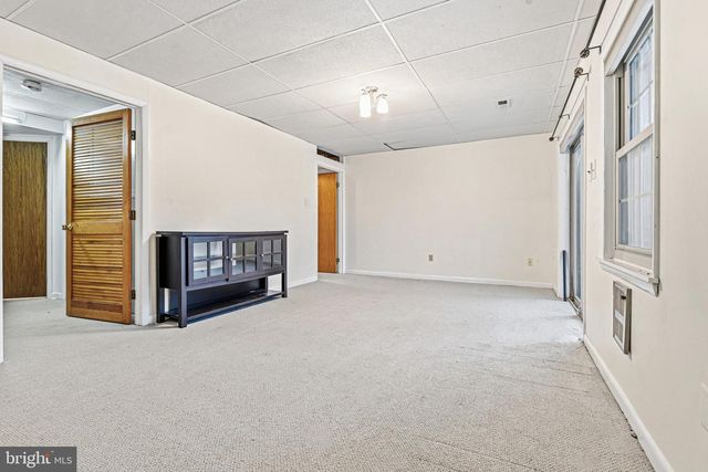 2 THE STRAND, Sparks, MD 21152