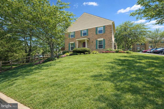 2 THE STRAND, Sparks, MD 21152