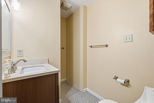 2 THE STRAND, Sparks, MD 21152