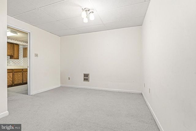 2 THE STRAND, Sparks, MD 21152