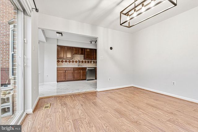 2 THE STRAND, Sparks, MD 21152