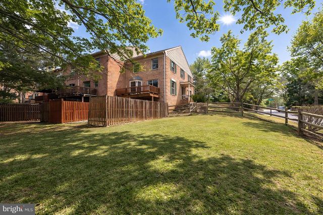 2 THE STRAND, Sparks, MD 21152