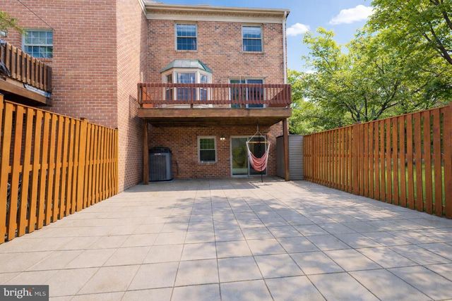 2 THE STRAND, Sparks, MD 21152