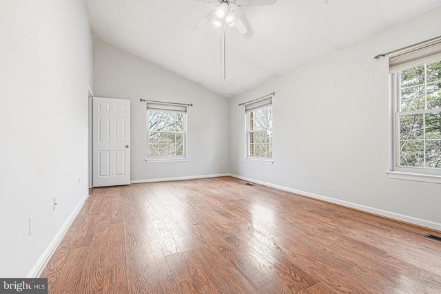 2 THE STRAND, Sparks, MD 21152