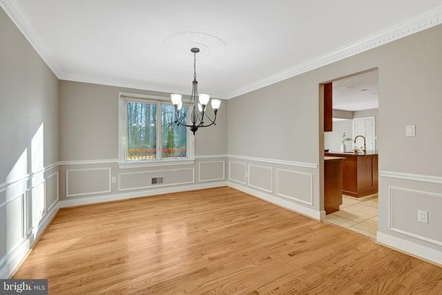 987 OLD HOLLY DR, Great Falls, VA 22066