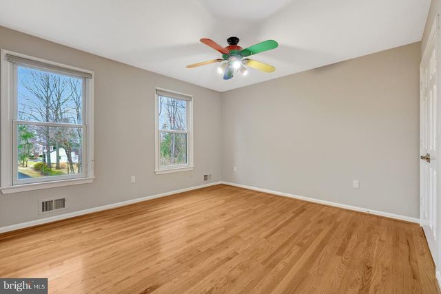 987 OLD HOLLY DR, Great Falls, VA 22066