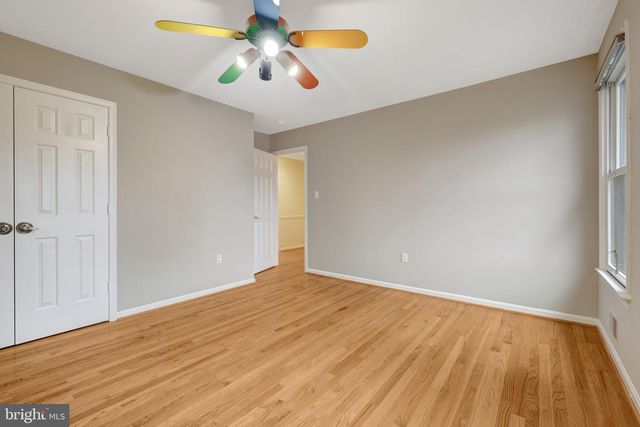 987 OLD HOLLY DR, Great Falls, VA 22066