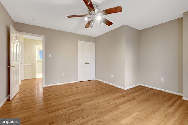 987 OLD HOLLY DR, Great Falls, VA 22066