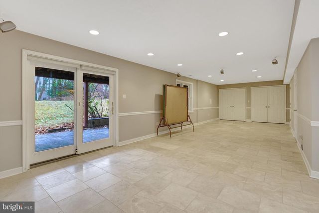 987 OLD HOLLY DR, Great Falls, VA 22066