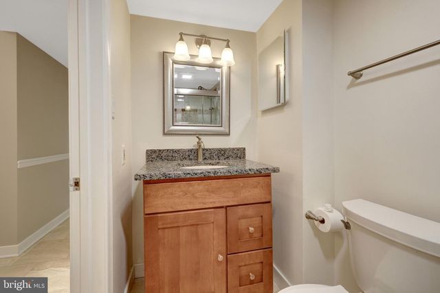 987 OLD HOLLY DR, Great Falls, VA 22066