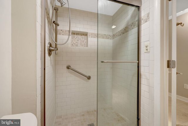 987 OLD HOLLY DR, Great Falls, VA 22066