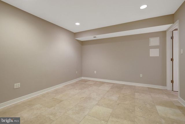 987 OLD HOLLY DR, Great Falls, VA 22066