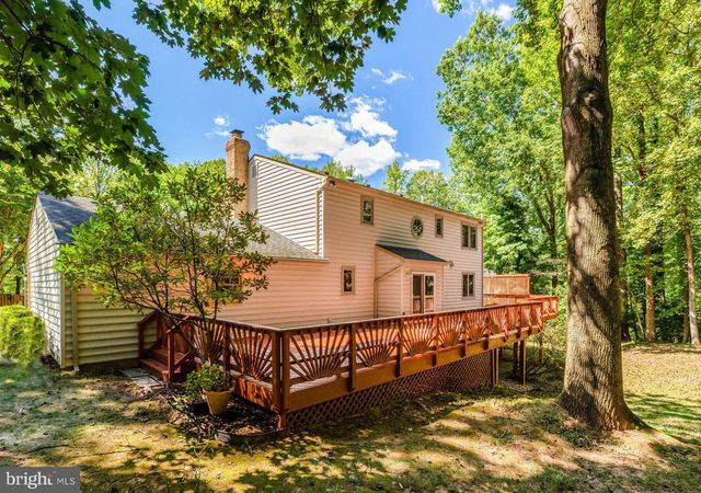 987 OLD HOLLY DR, Great Falls, VA 22066