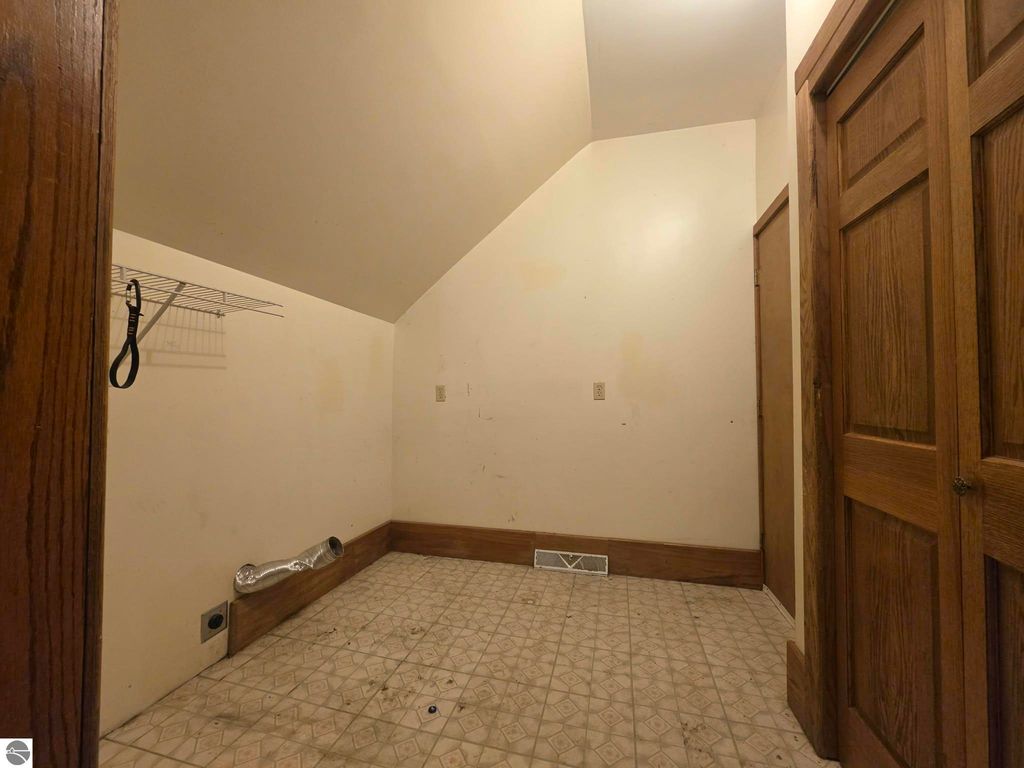 Image 18 of property listing at 120 Moyer Avenue, Alma, MI 48801