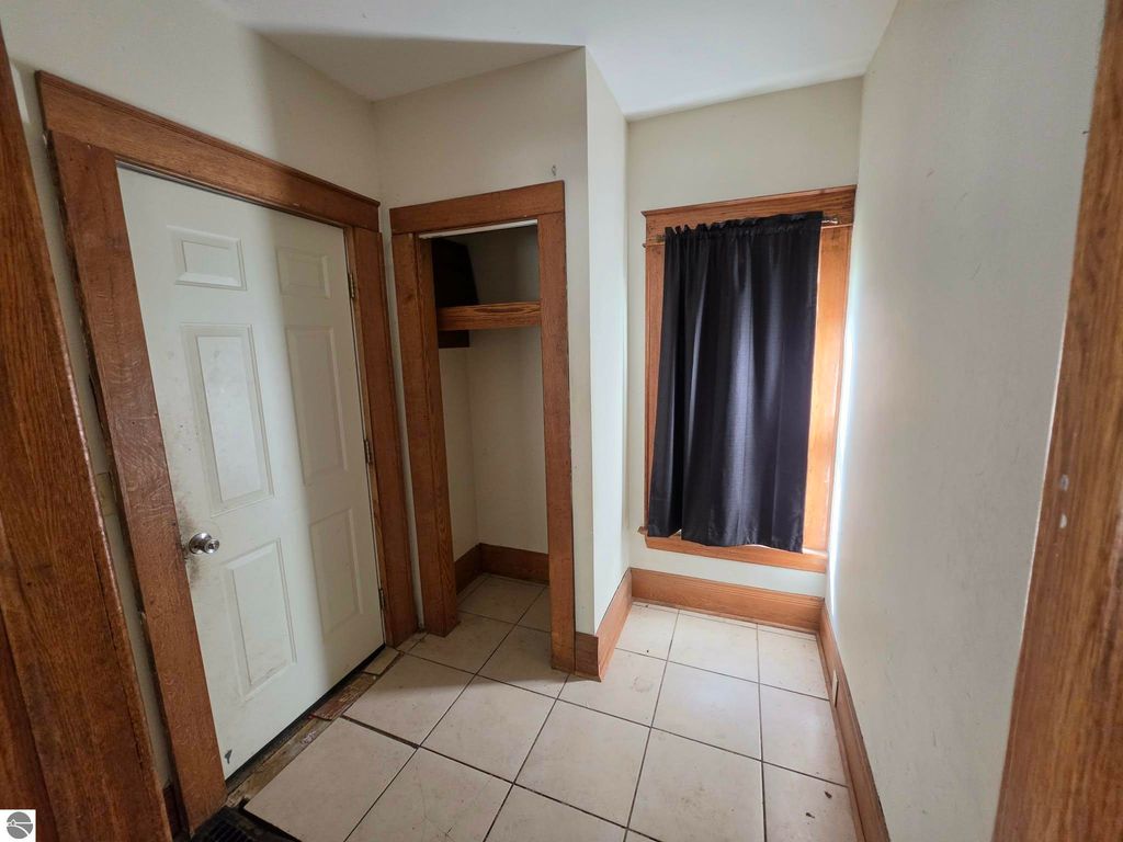 Image 5 of property listing at 120 Moyer Avenue, Alma, MI 48801