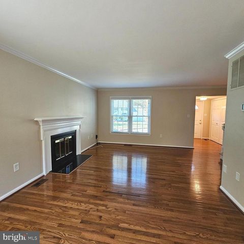 6413 FOUR OAKS LN, Burke, VA 22015