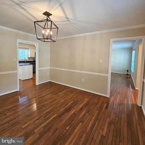 6413 FOUR OAKS LN, Burke, VA 22015