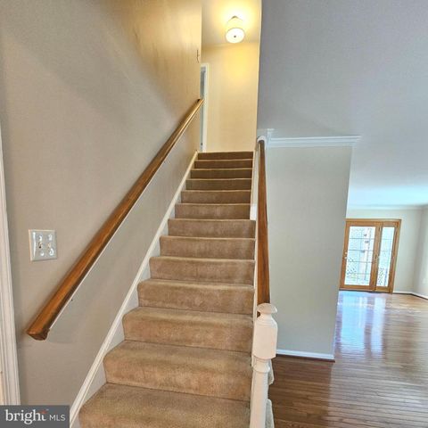 6413 FOUR OAKS LN, Burke, VA 22015